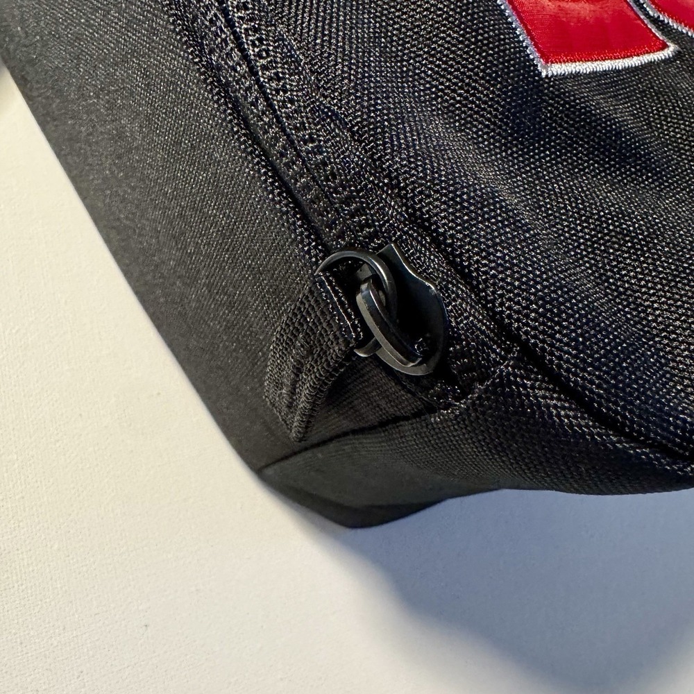NIKE AIR JORDAN Jersey 23 Zip Insulated Lunch Bag Box Camp Black Red Patch NEW - Picture 4 of 8