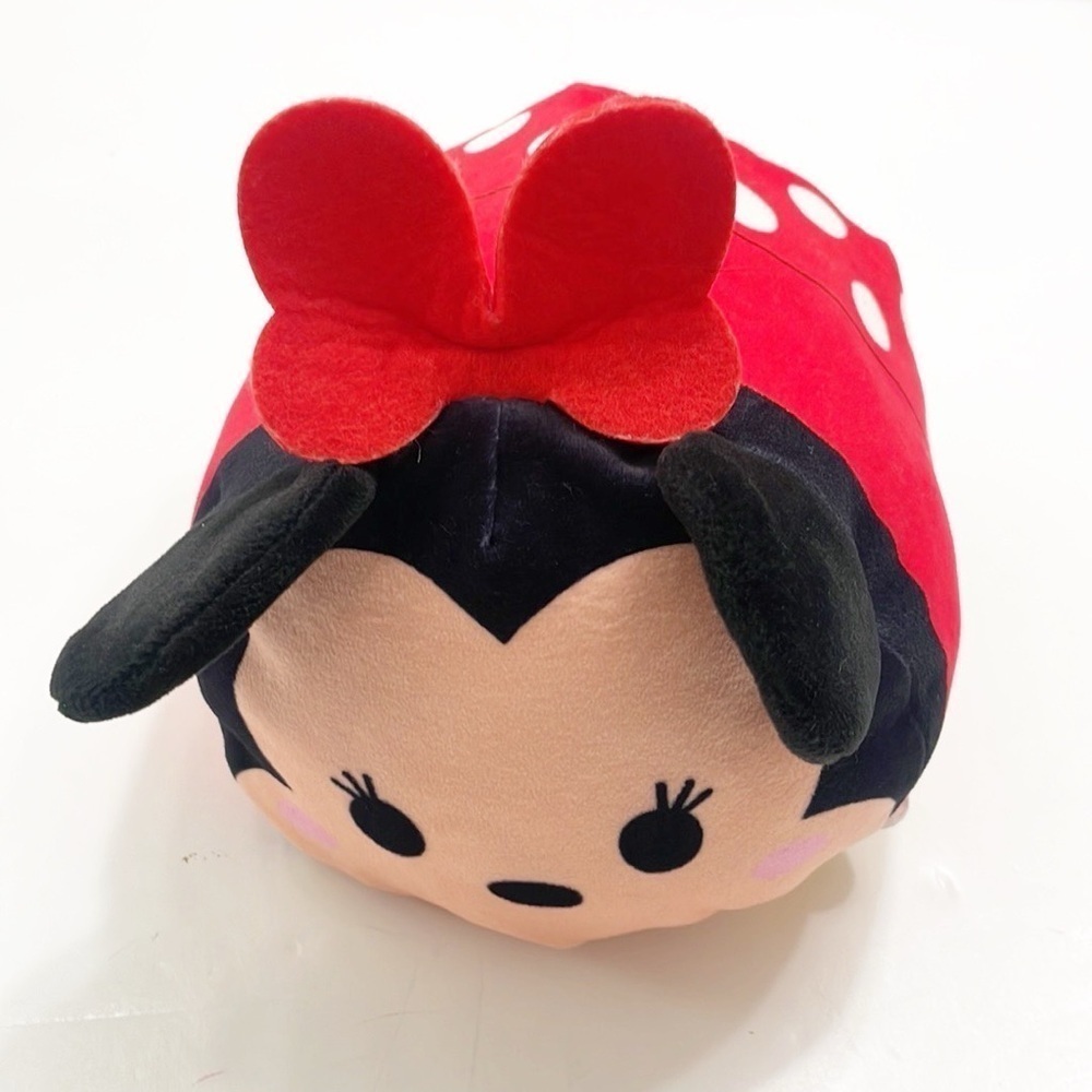 Disney Tsum Tsum Minnie Mouse stuffed animal