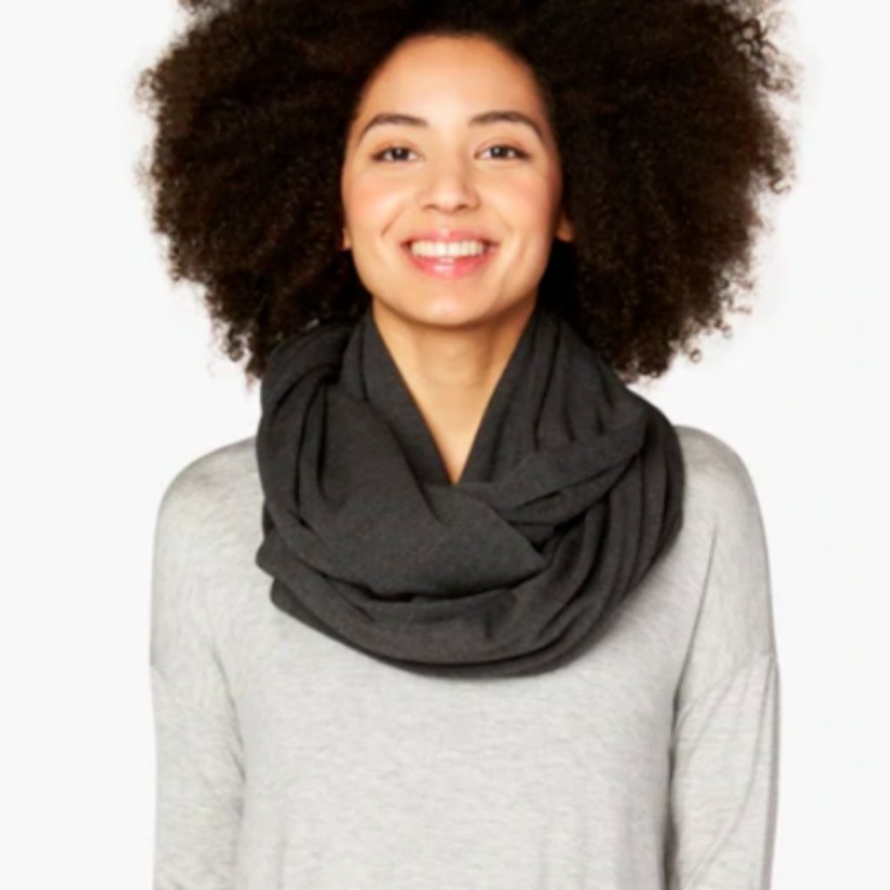 BEYOND YOGA grey hidden zipper pocket athleisure casual infinity scarf