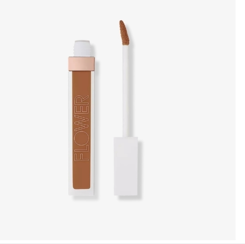 LAST ONE 🔥  Flower light illusion full coverage concealer