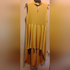 NWT: Beautiful 💛 Sleeveless High-low Dress With High Neckline.💛