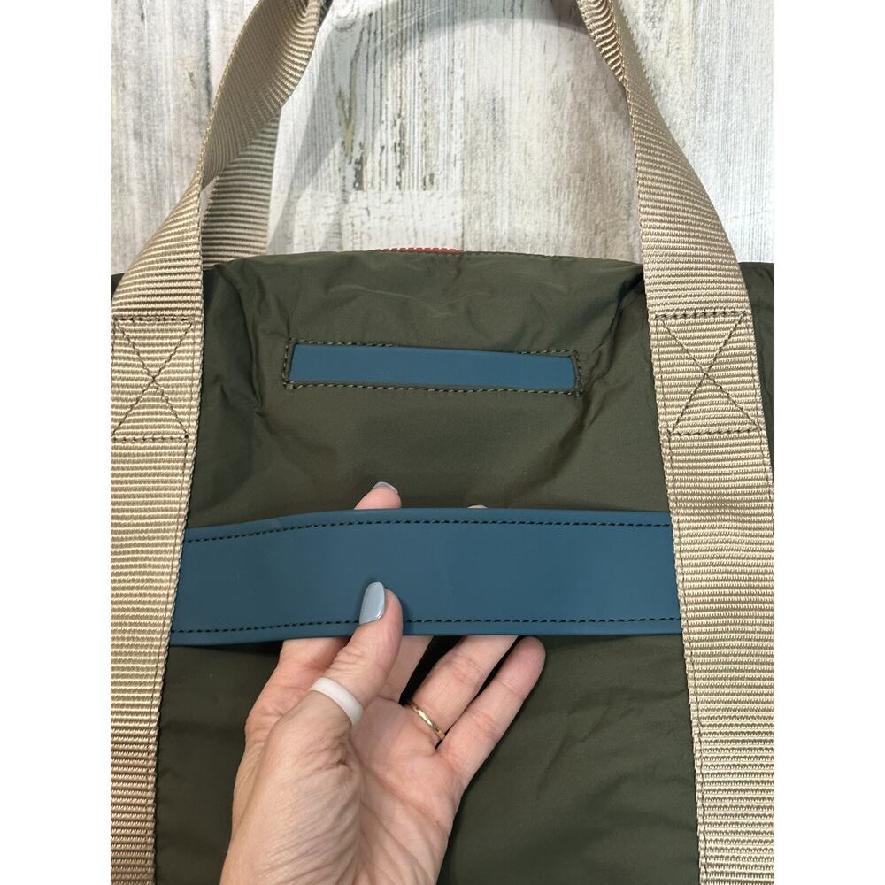 NWT Kelly Moore Duffle Nylon Water Resistant Camera Bag Luggage Carry On QUALITY - Picture 9 of 16
