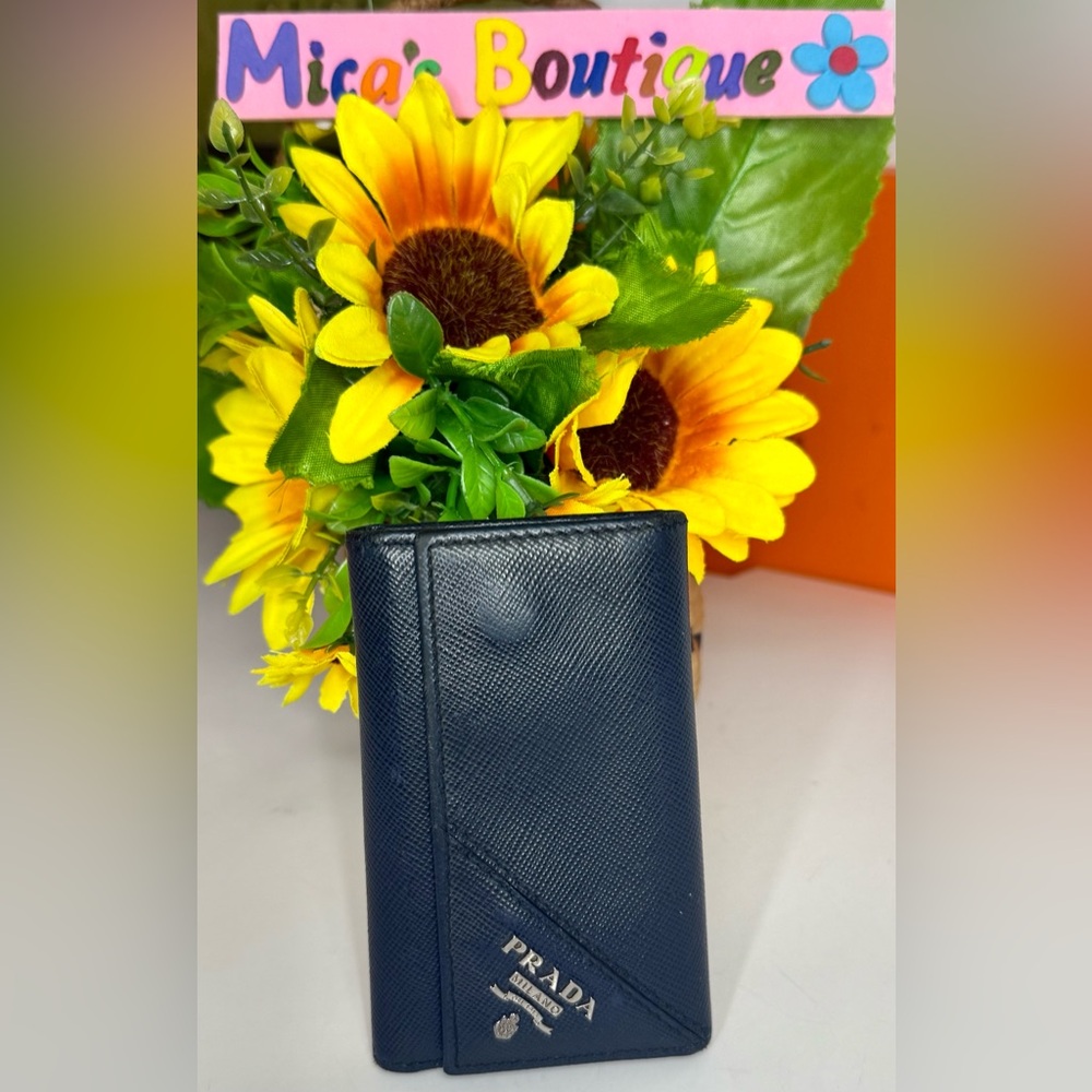 Auth PRADA Blue Saffiano Leather 6~Keys Holder  w/ Silver Logo