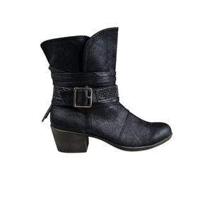 COVERGIRL Black Heeled Boots