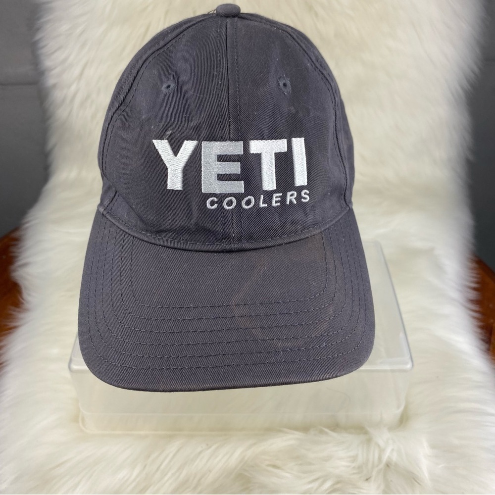 YETI  DISTRESS HAT UNISEX GRAY COLOR