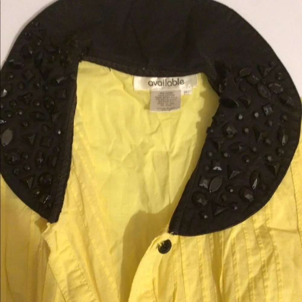 AVAILABLE YELLOW BLOUSE - Picture 6 of 8