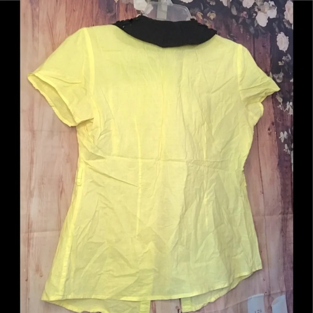 AVAILABLE YELLOW BLOUSE - Picture 3 of 8