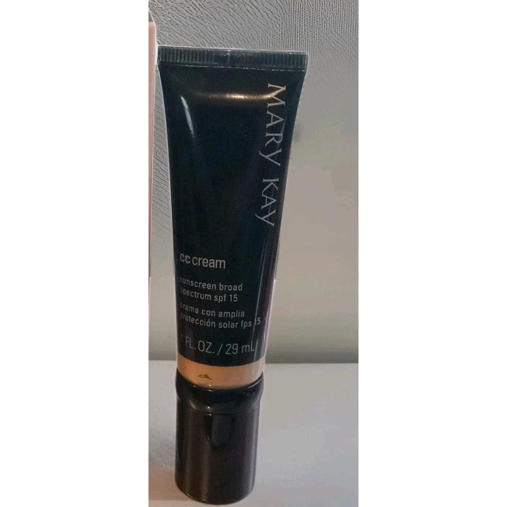 Mary Kay CC Cream Sunscreen Broad Spectrum SPF 15 - Medium to deep - 1 fl oz NIB - Picture 2 of 3