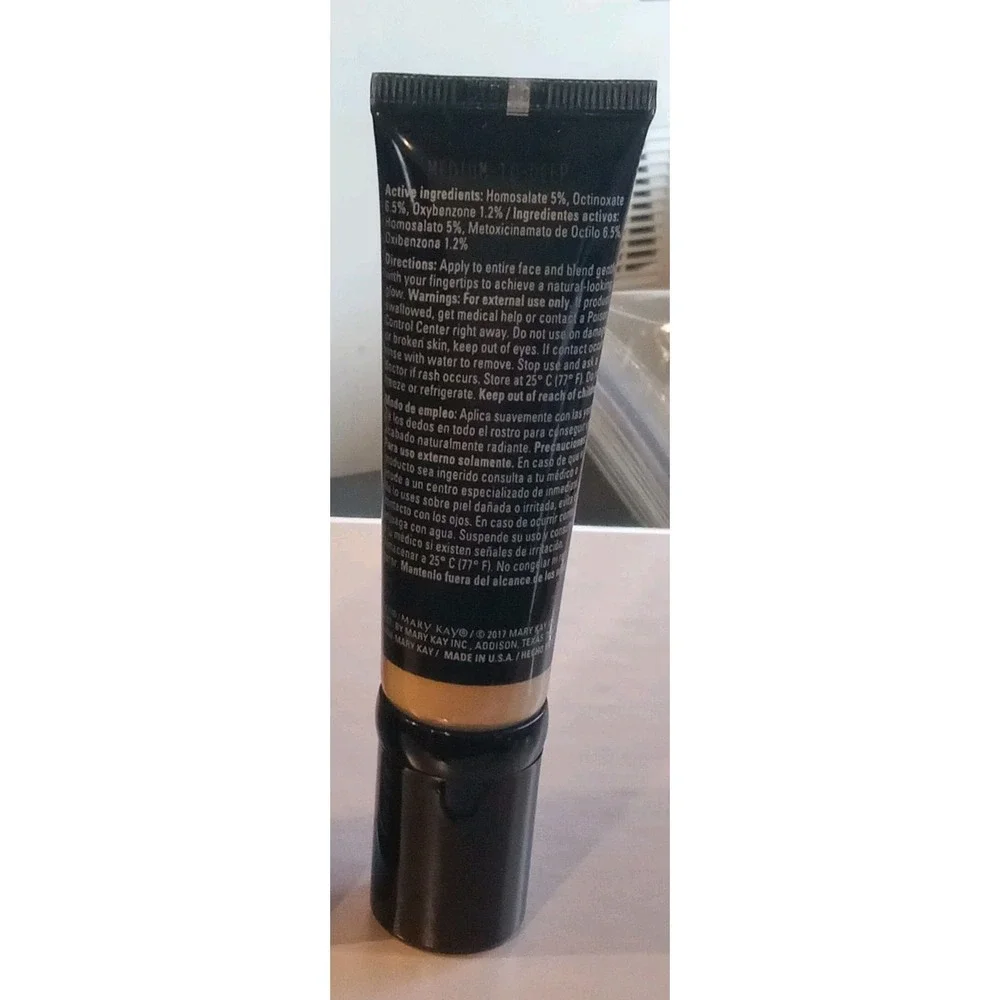 Mary Kay CC Cream Sunscreen Broad Spectrum SPF 15 - Medium to deep - 1 fl oz NIB - Picture 3 of 3