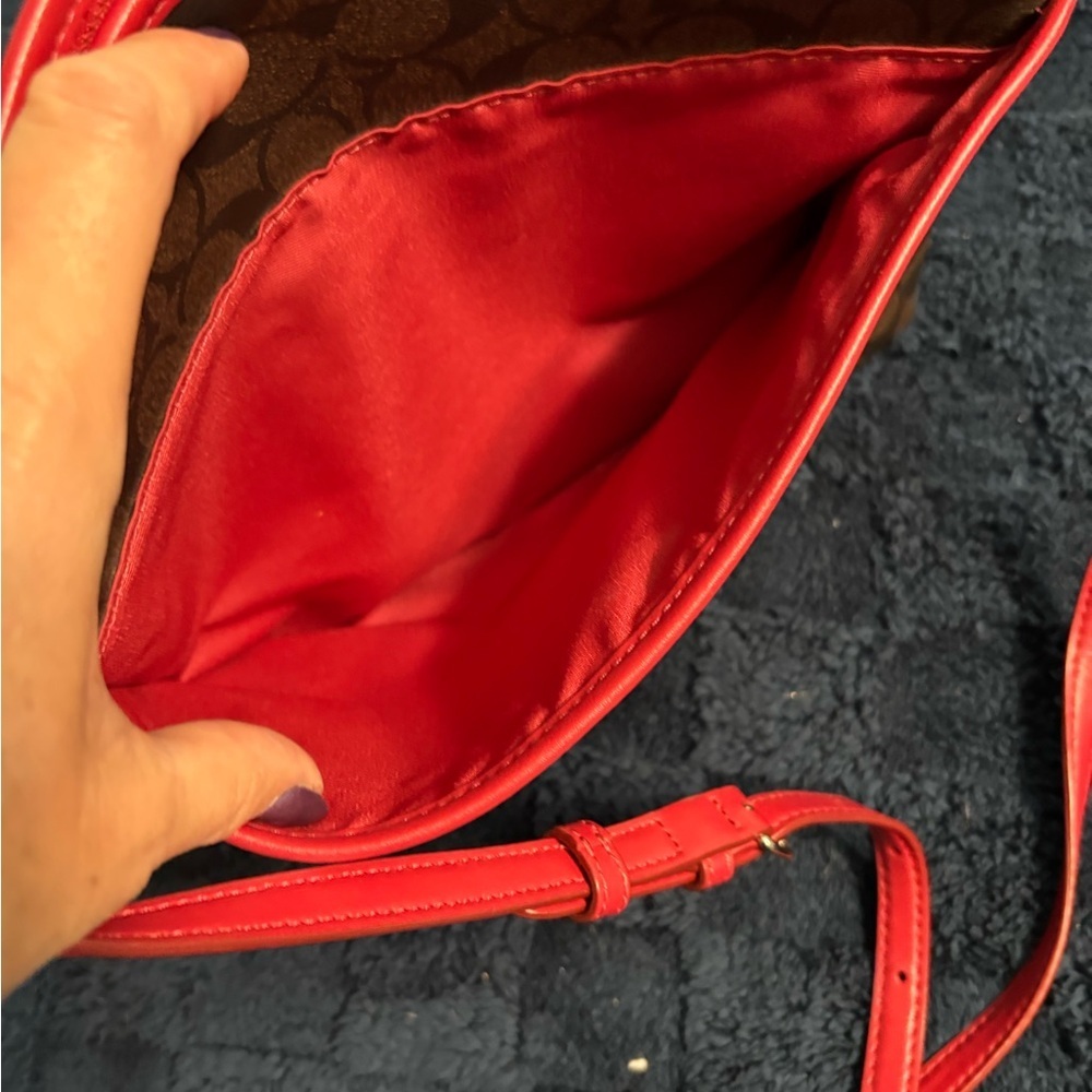 Coach Signature File Crossbody Bag – Style F58297 (Very Good Condition) - Picture 6 of 7