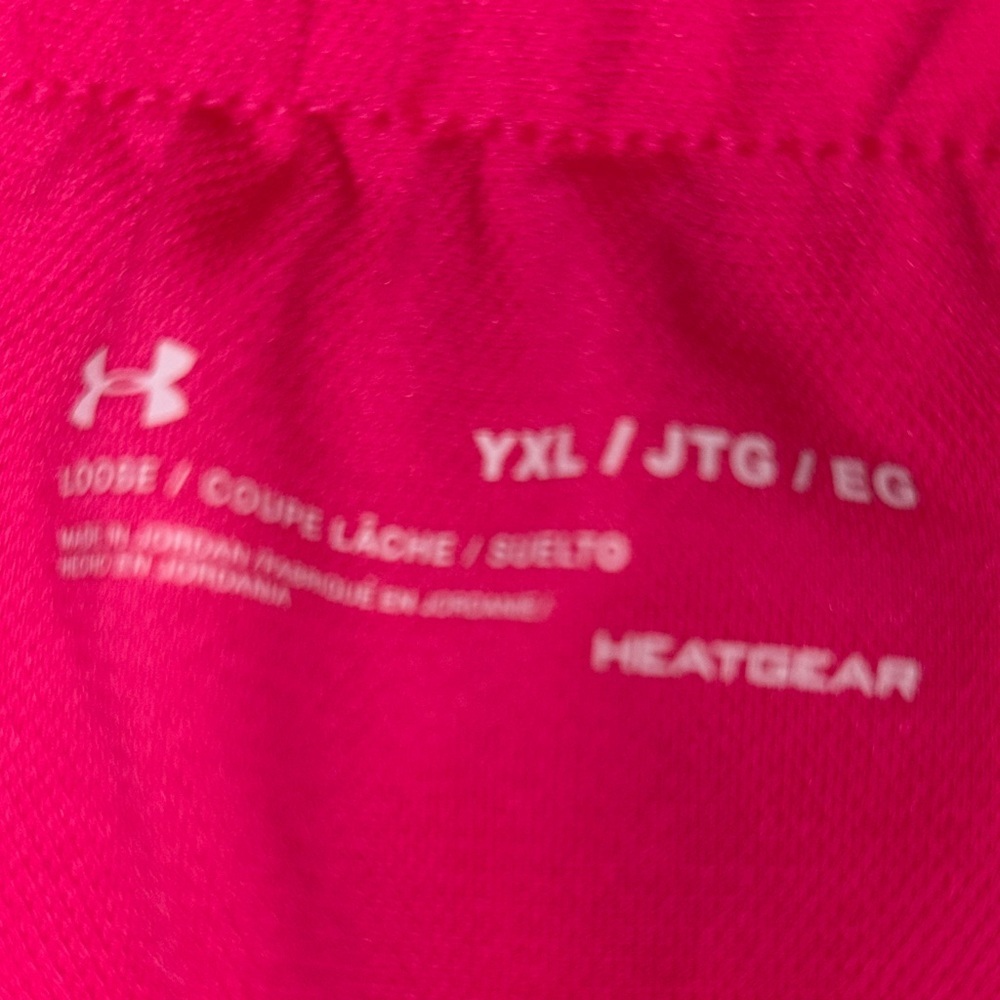Under Armour Size YXL Bright Pink Athletic Shorts, Will Fit Women’s Small - Picture 2 of 3