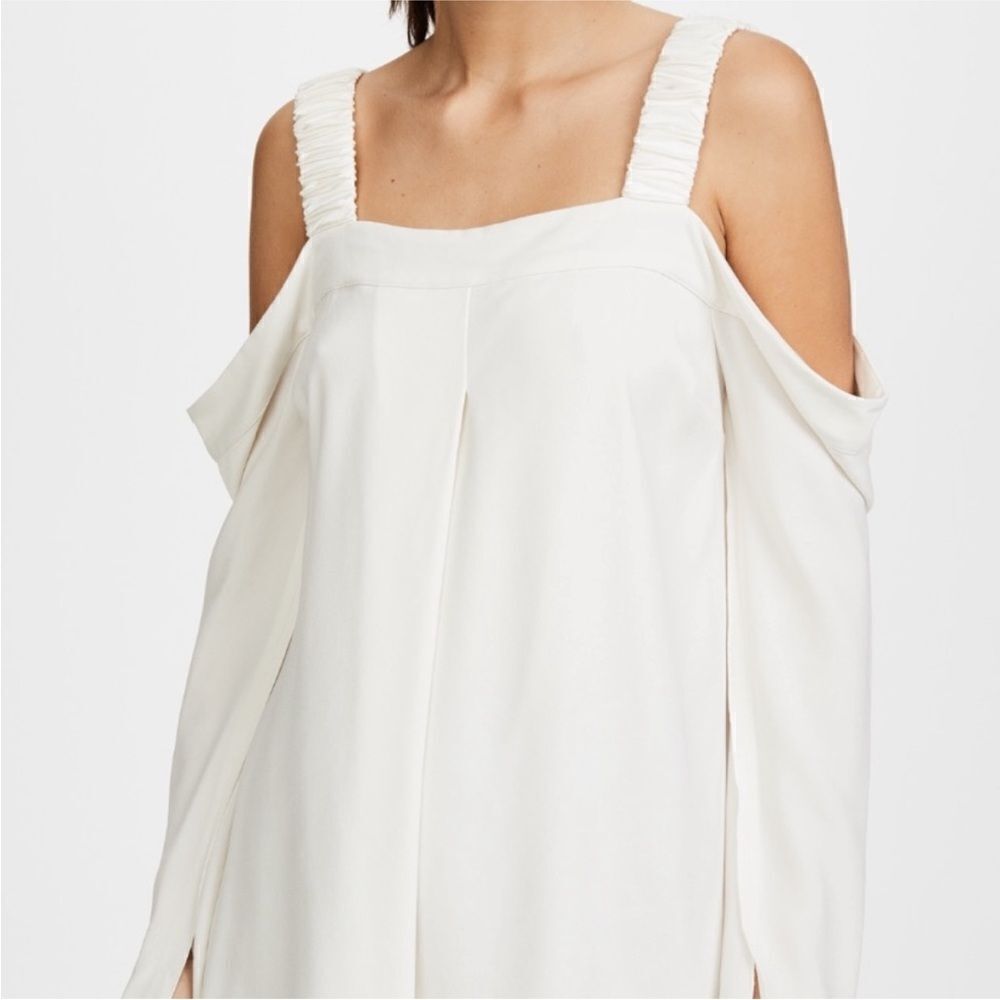 Elizabeth and James Year cold shoulder top