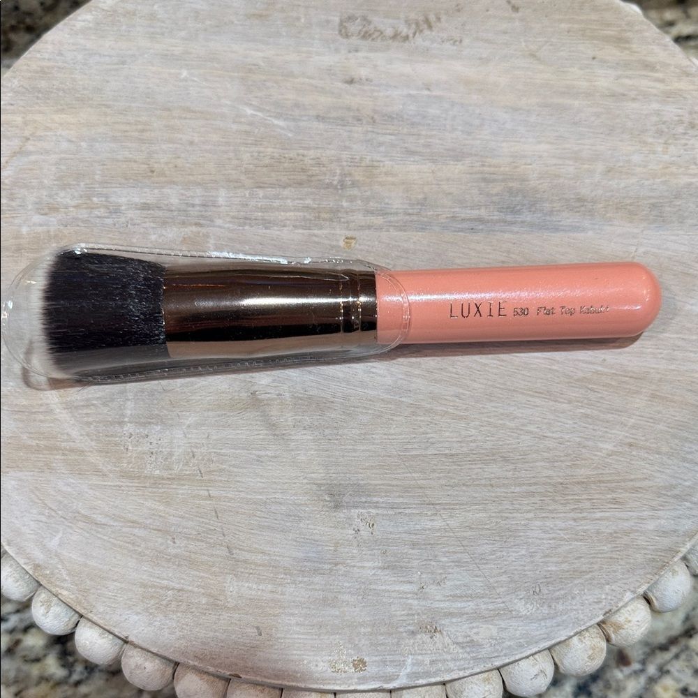 Luxie Coral Handle Makeup Brush