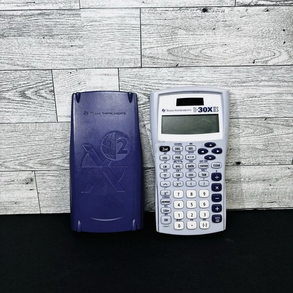 TEXAS INSTRUMENTS~Pocket/hand held calculator Science/Math/algebra applications - Picture 1 of 5
