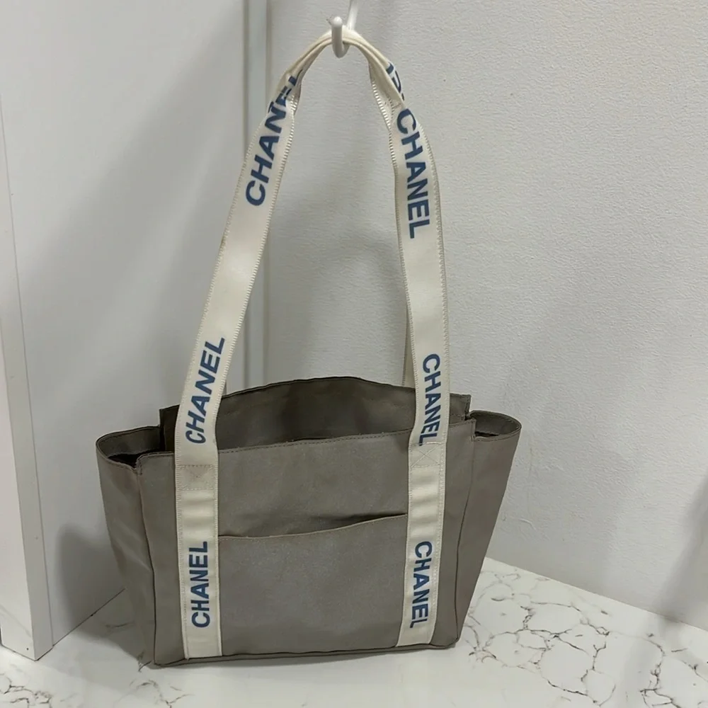Chanel tote bag - Picture 2 of 10