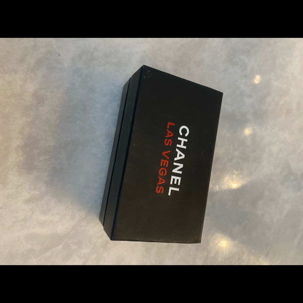 CHANEL Black Box with Red LAS VEGAS Logo - Picture 6 of 15