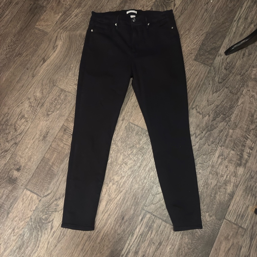 Good American Dark Jeans. Stretches to fit many sizes. Sz 18