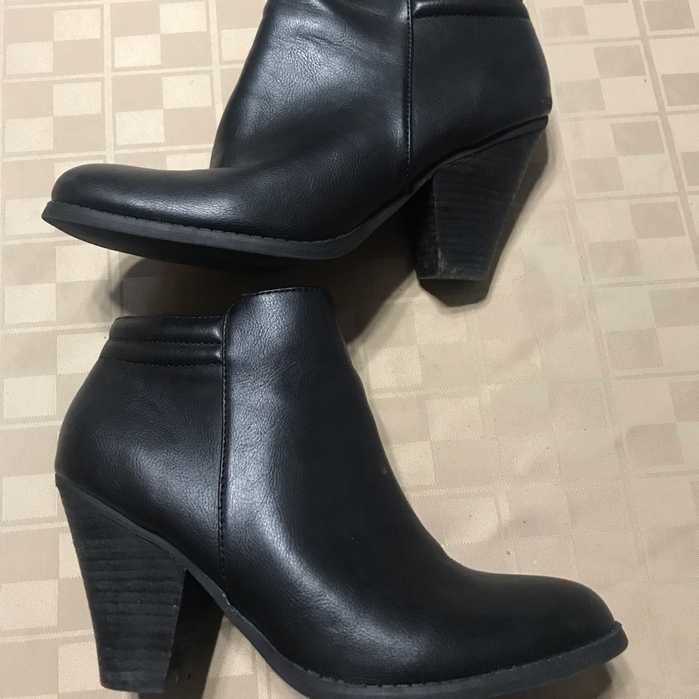 MIA LUCE BLACK ANKLE BOOTS‎ 4” HEEL SIDE ZIPPER EUC