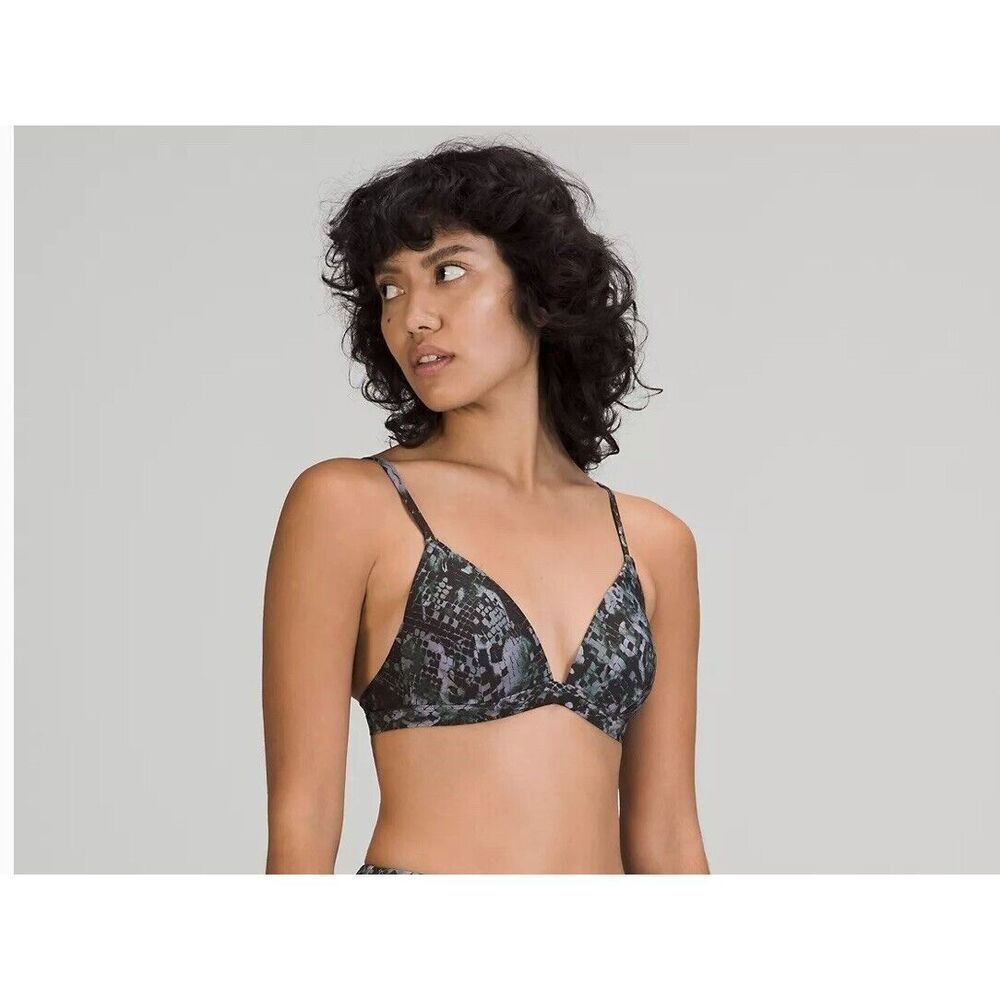 Lululemon Waterside Swim Top Cups A/B Size 4 m8