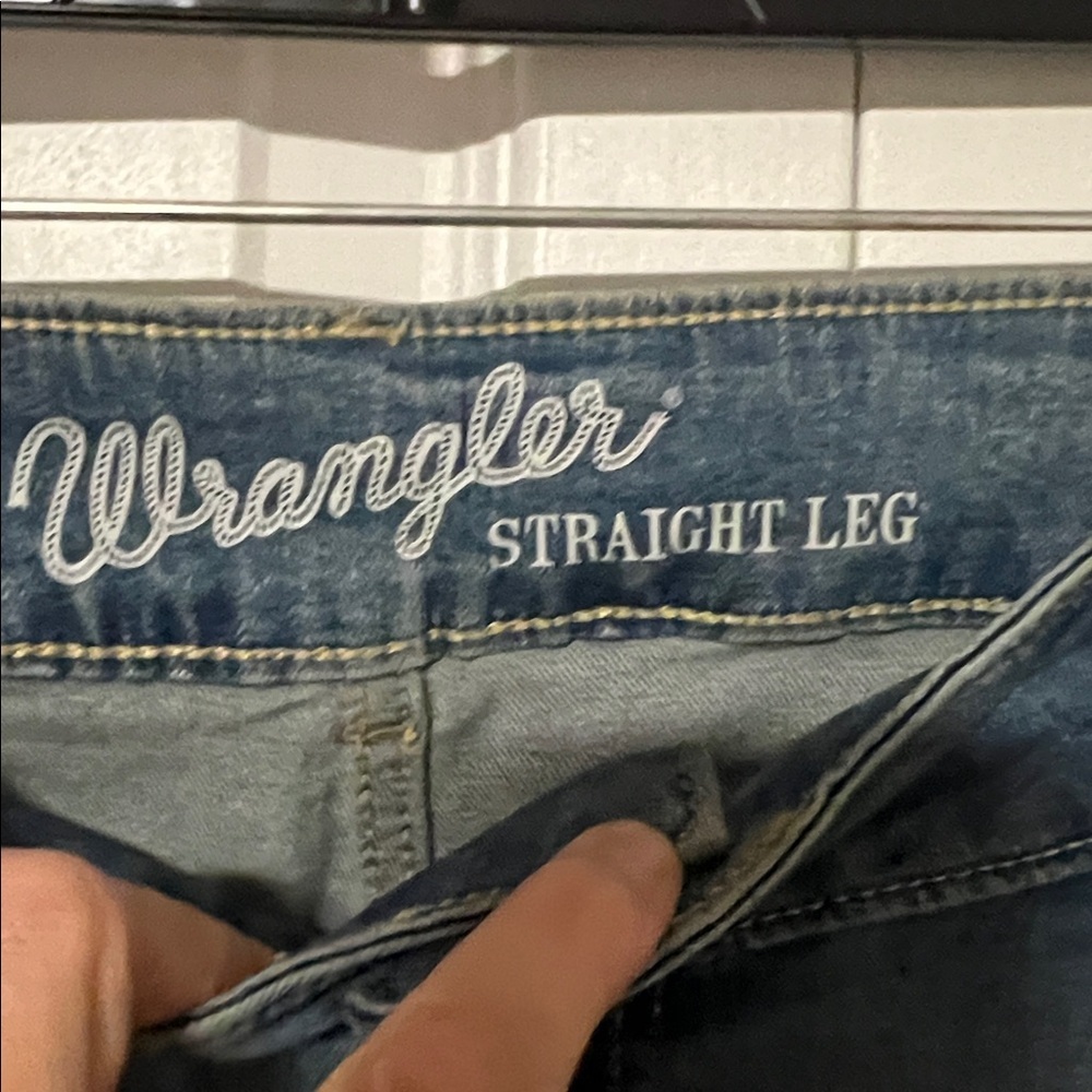 Wrangler Women’s Straight Leg Jeans - Picture 8 of 8