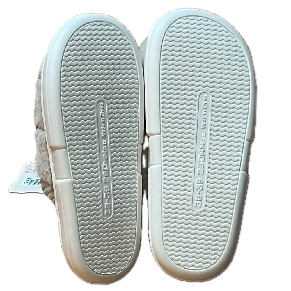 Plush Slippers Brick Bubble Pattern Round Toe Light Tan Size 7 - Picture 2 of 4