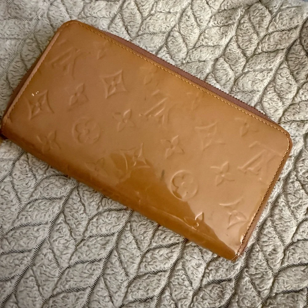 Louis Vuitton Vernis Zippy Wallet - tan Beige - Picture 2 of 8
