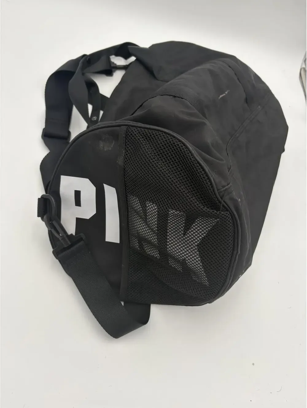 Victorias Secret VS PINK Active Black Duffle Bag with Mesh side Pocket s - Picture 2 of 7