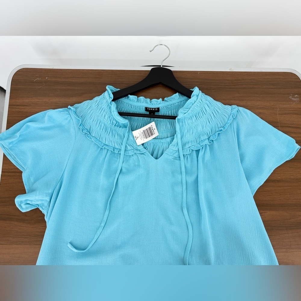 NWT‎ TORRID Gauze Smocked Yoke Ruffle Top - Picture 3 of 7