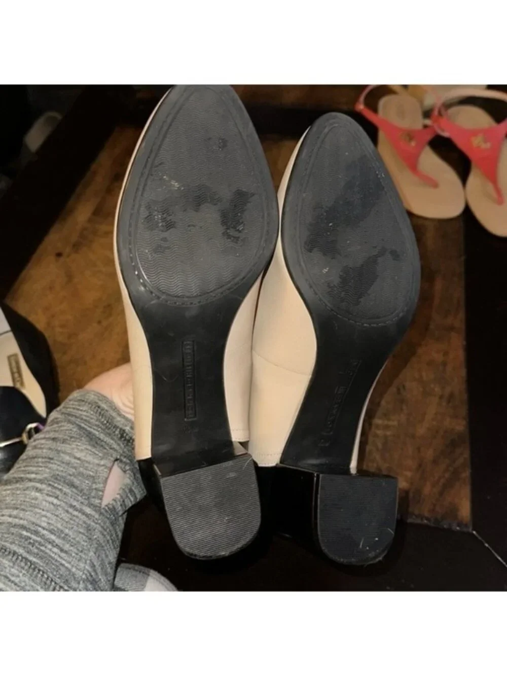 Tommy Hilfiger leather block heel shoes. EUC size 10 - Picture 6 of 10