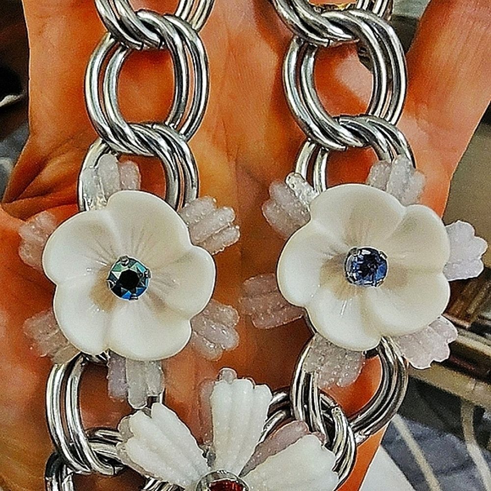 Sabika Spring 2017 EDITION Chunky Chain Flower Necklace - Picture 4 of 6