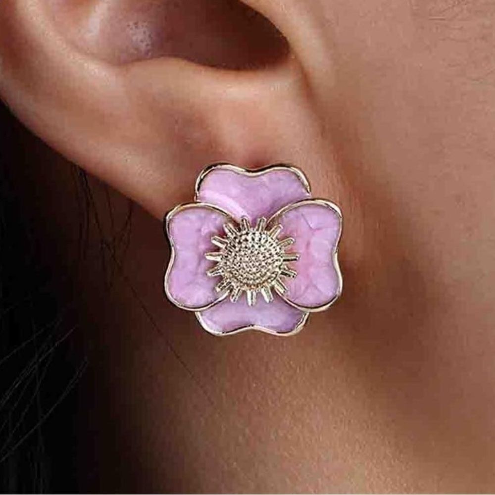 Pink flower stud earrings A825
