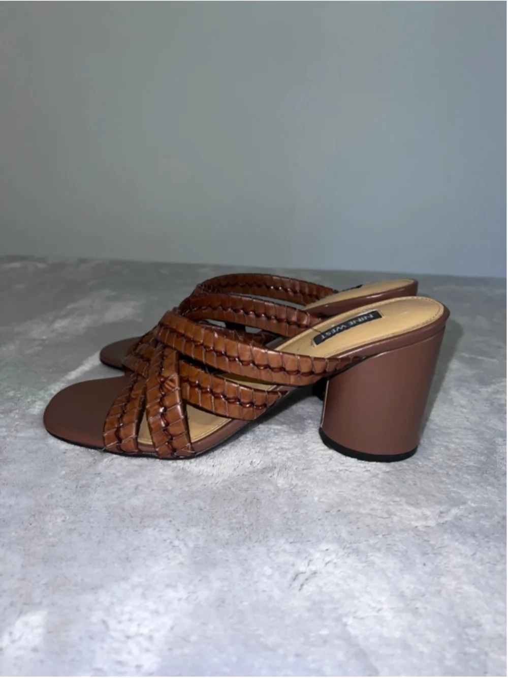 Women's Nine West Brown Woven Block Heel Sandals 8.5 - Picture 2 of 6