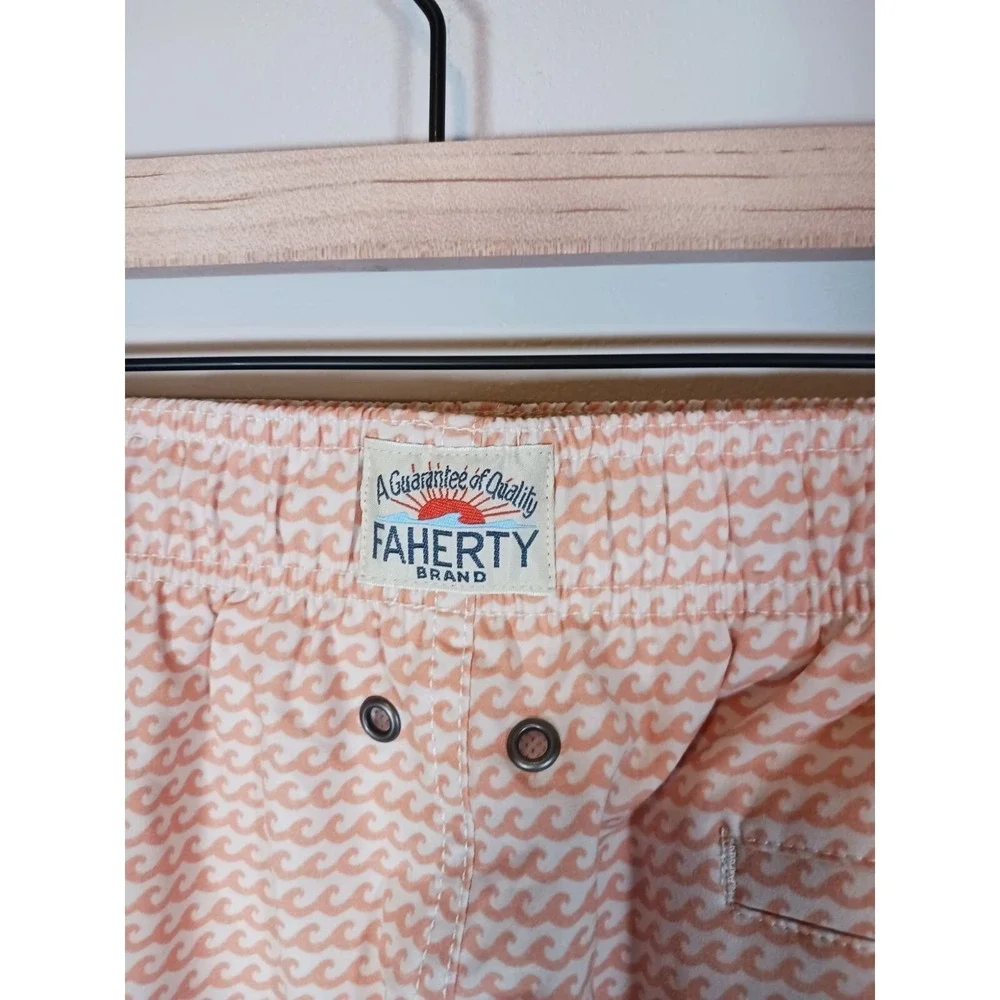 Faherty Mens Swim Trunks XXL Beacon Ancient Wave Print Elastic Waist Stretch New - Picture 5 of 6