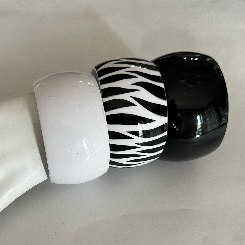Set of 3 Womens black animal print 90’s inspired bangle‎ bracelets