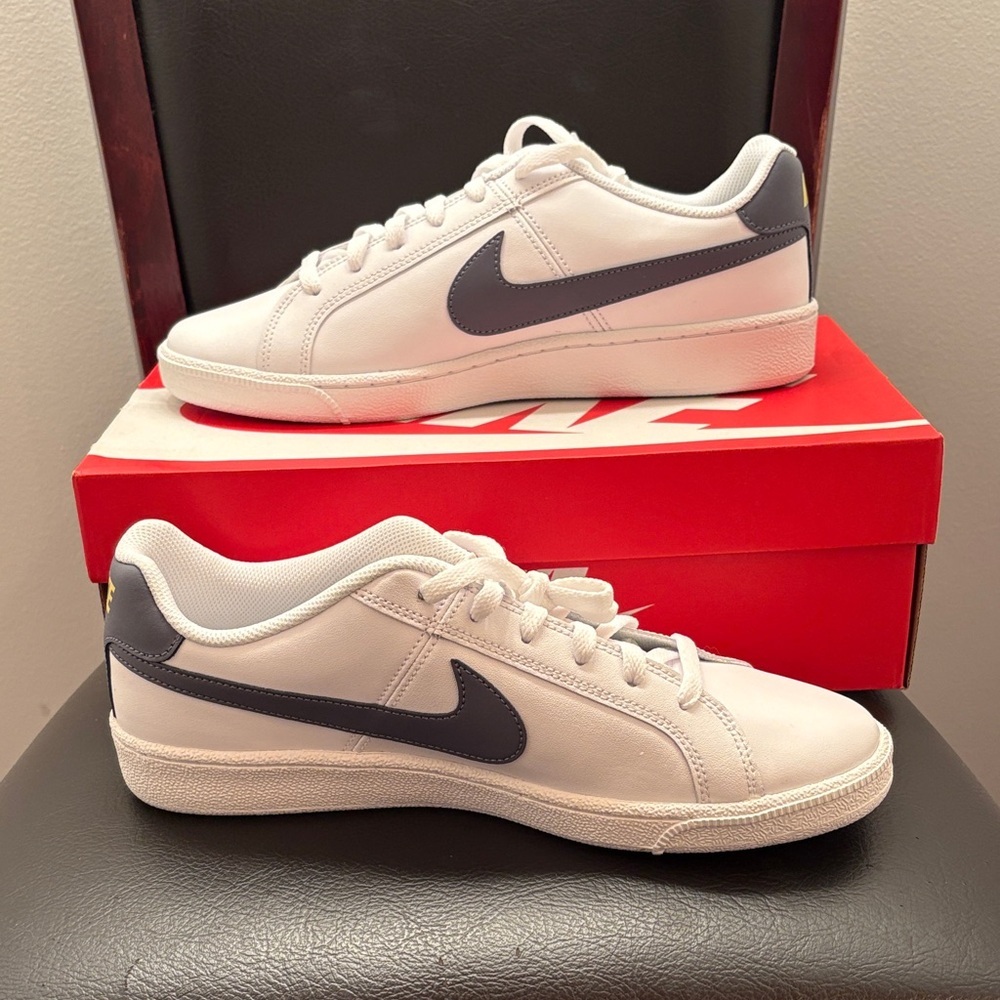 New Nike Men’s Court Royale Tennis Sneakers White and light Carbon Size 9