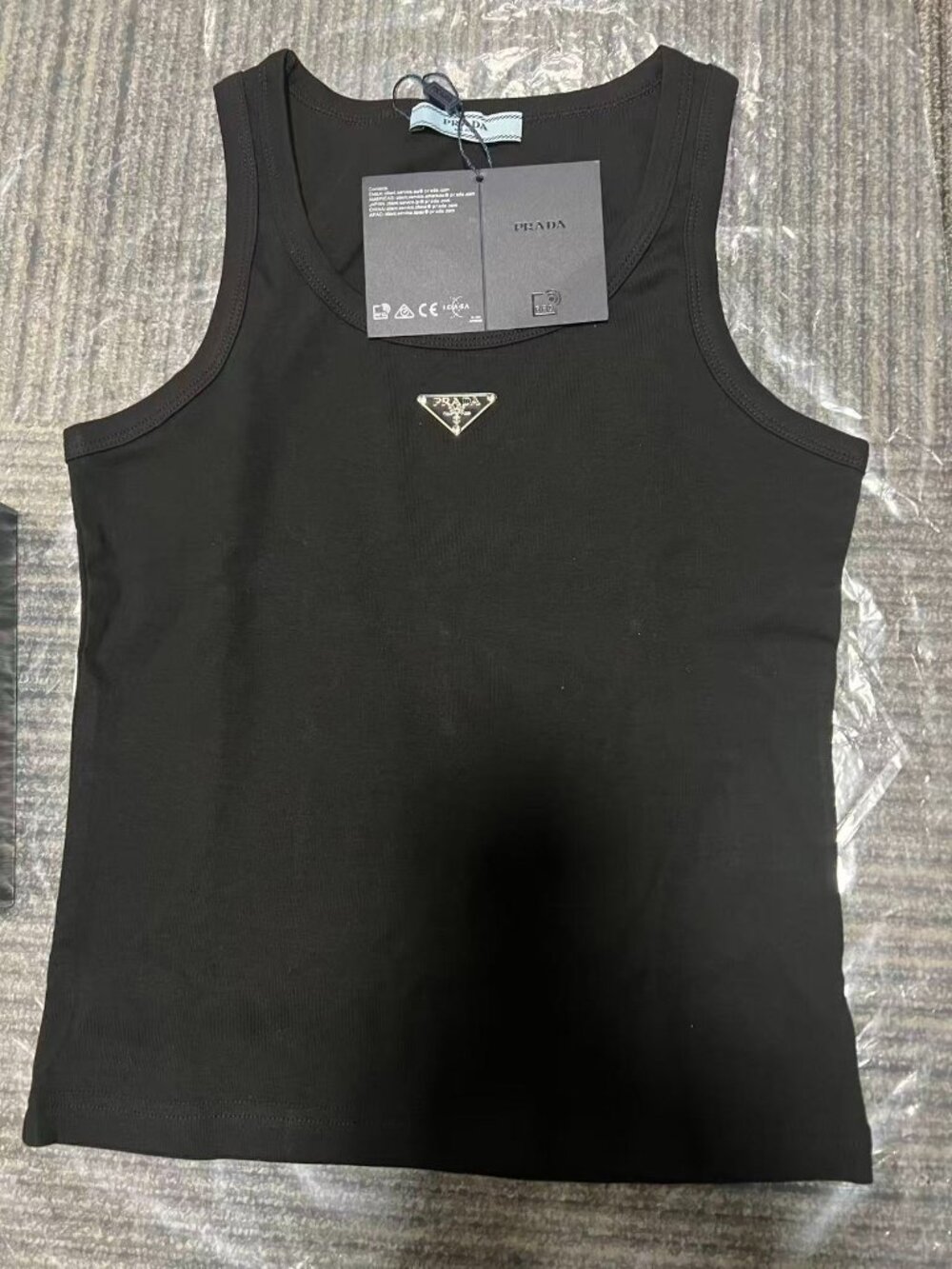 💕Prada Black Cropped Tank Top💕