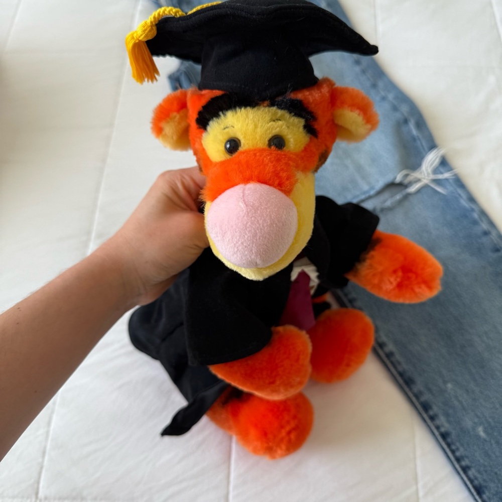 Disney Tiger Orange Plush‎ Toy with Black Graduation Cape
