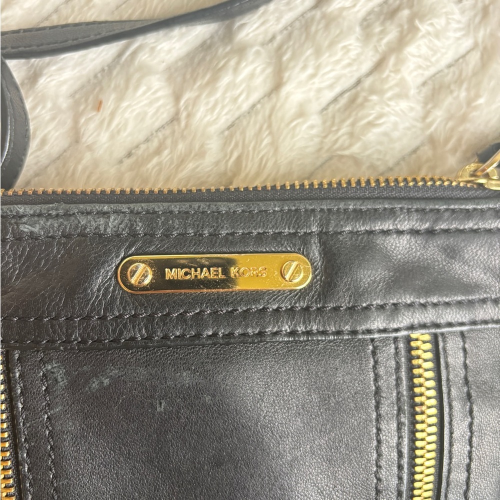Michael Kors Black Leather Small Crossbody Shoulder Bag Gold Hardware - Picture 4 of 8