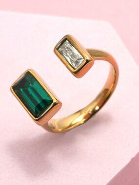 18K GOLD LARGE EMERALD RHINESTONE RING