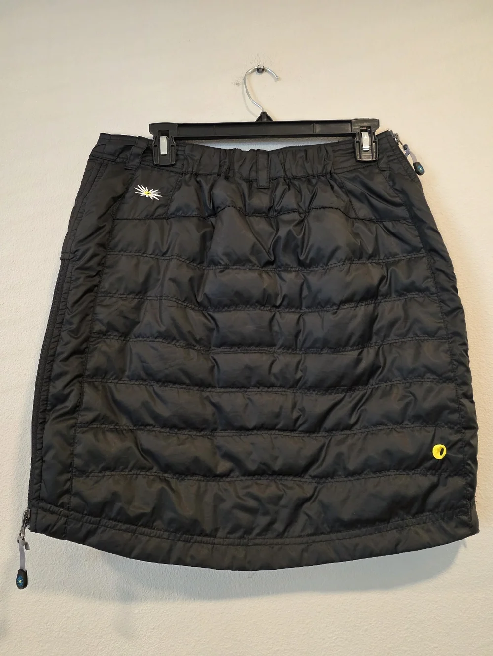 Skhoop Short Black Down Skirt - Picture 4 of 5