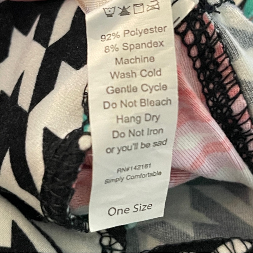 3/$15 LULA ROE Houndstooth & Roses Leggings, OS - Picture 7 of 8