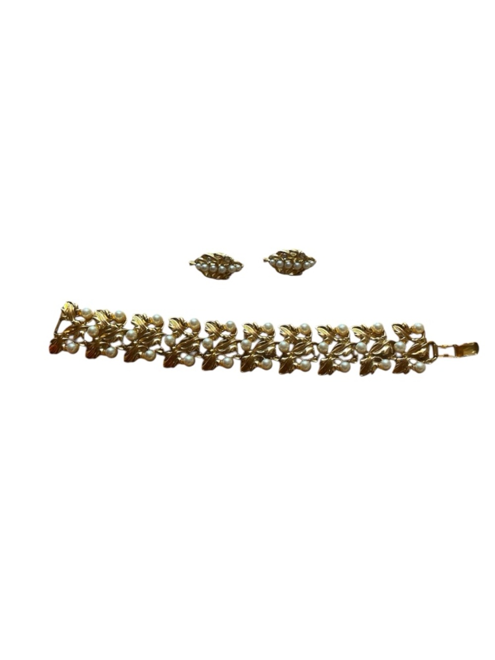 Vintage costume jewelry Gold Leaf Pearl Accent Bracelet and Earrings Set