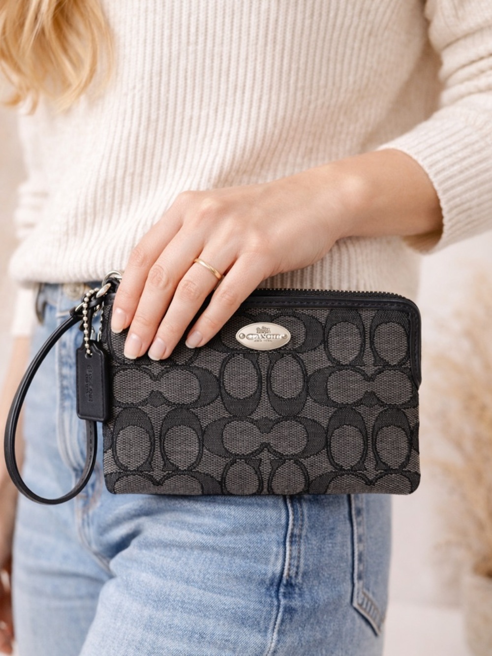 Coach Corner Zip Wristlet Black Smoke Signature Jacquard Leather Gift idea NWOT