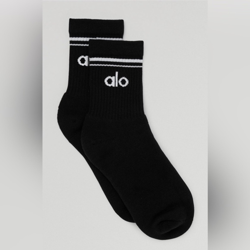 ALO Yoga Unisex Black and White Athletic Socks