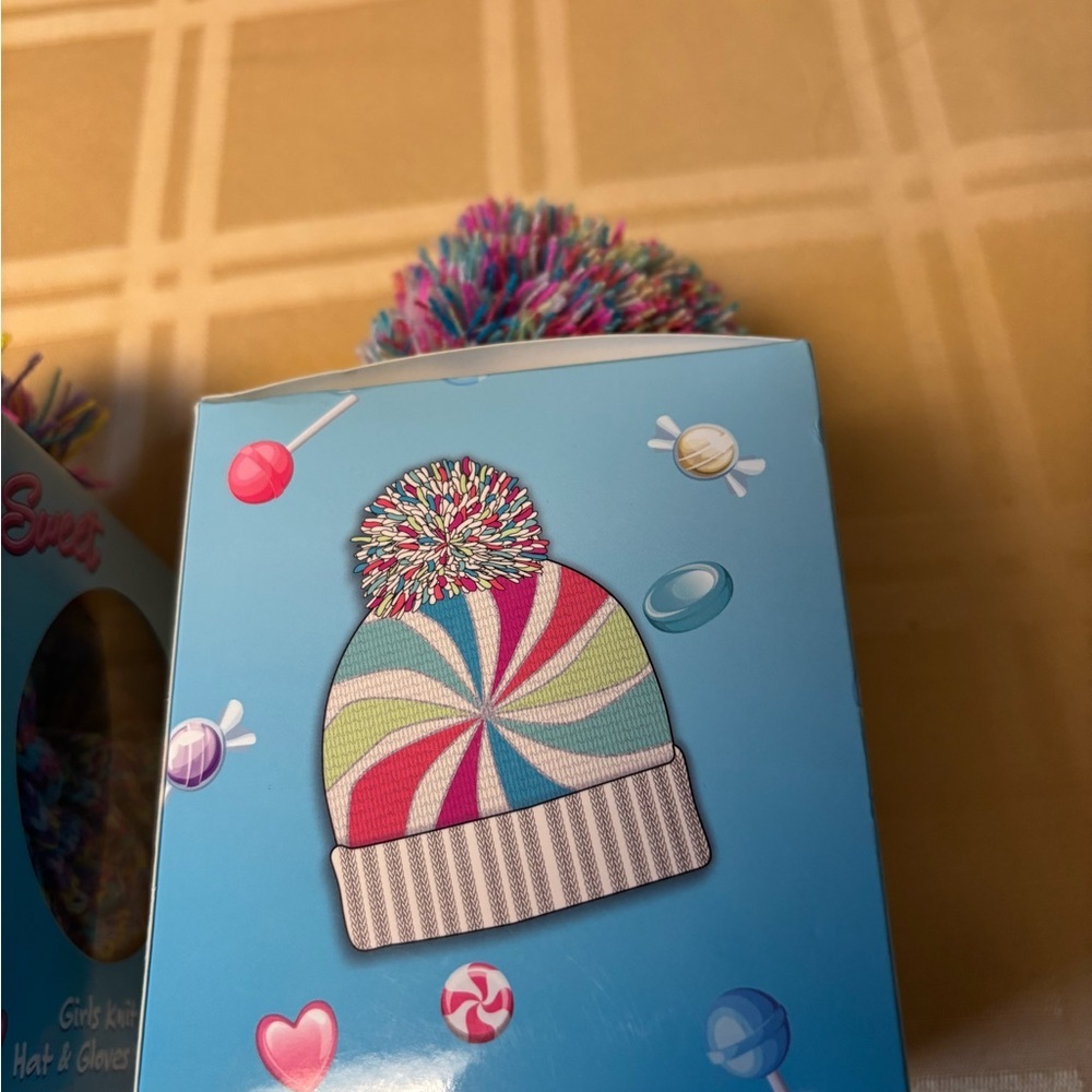 Colorful Kids Pom-Pom Beanie/Glove Set - Picture 4 of 5