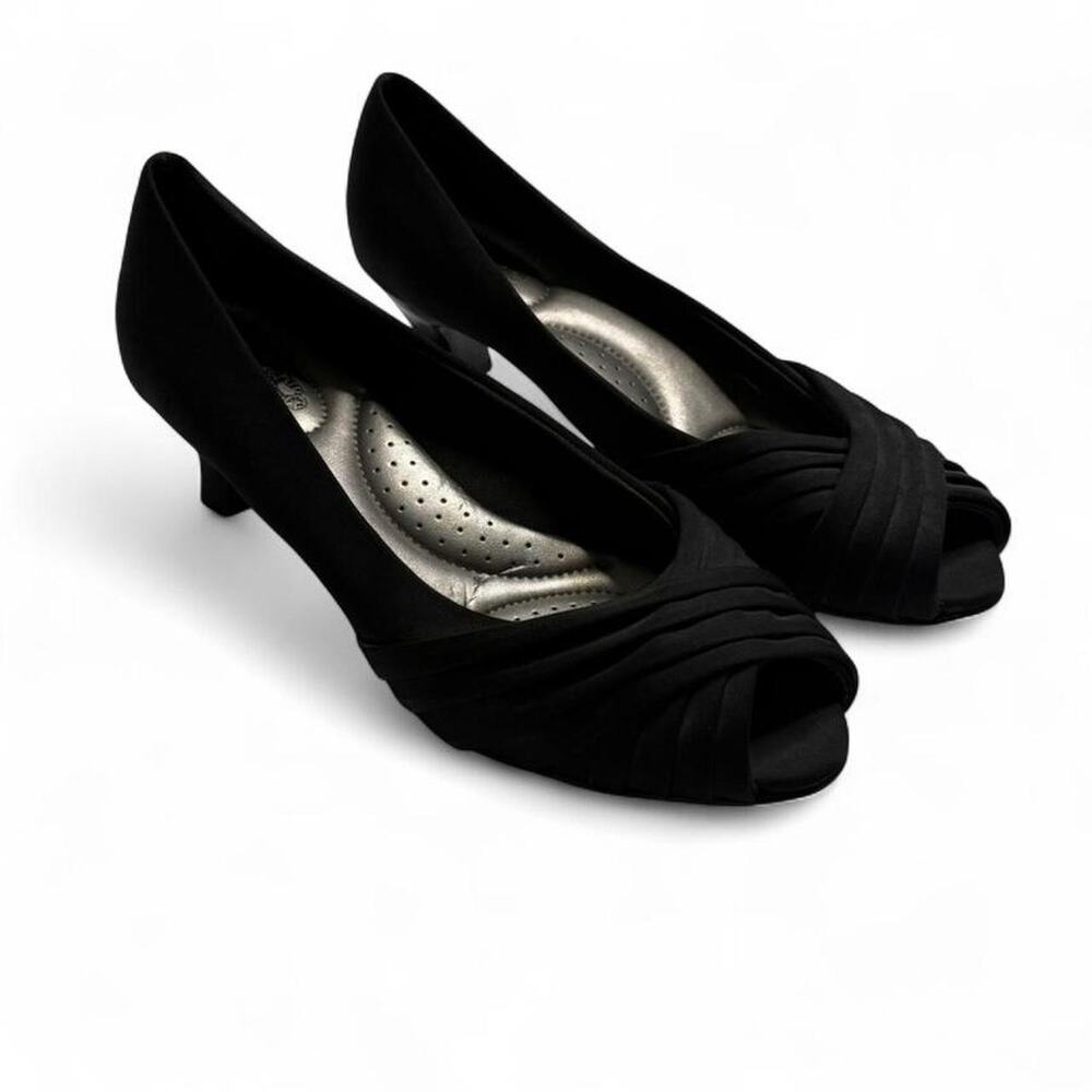 Coach Vintage black peep toe kitten heels 1” heel Size 8 office siren soft girl
