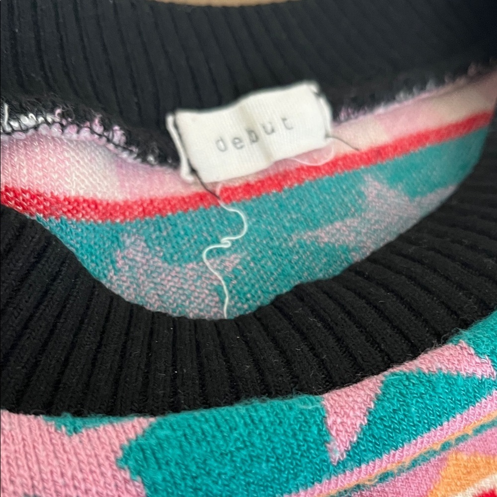 Debut Colorful Graphic Knit Cropped Sweater Size S - Picture 3 of 4