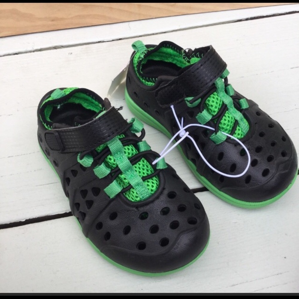 Boys Water shoes NWT