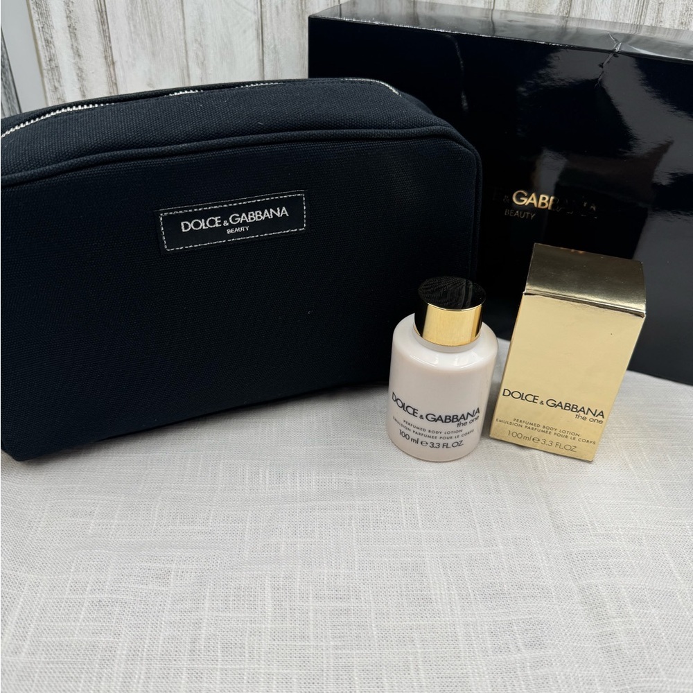 Dolce & Gabbana Make up Bag and The one Body Lotion