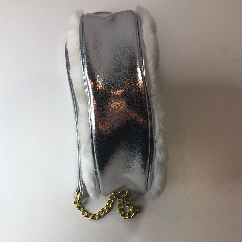 Disney Frozen 2 Anna Elsa faux white fur crossbody silver purse w medallion EUC - Picture 4 of 10